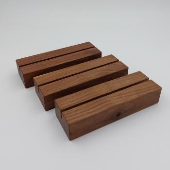 3 Stück Kartenhalter Nussbaum, leicht rustikal - 15 cm