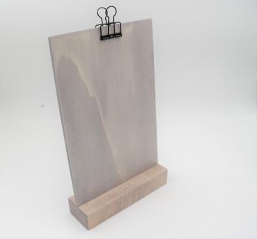 A5 Display / Halter / Klemmbrett aus hellem Holz, grau gebeizt und lackiert