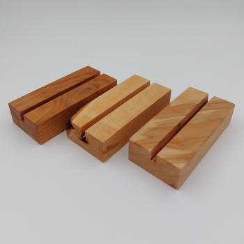 Kalendersockel Apfelholz rustikal, geölt, 12 cm lang